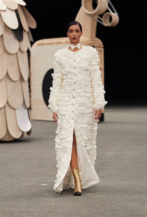 Chanel spring/summer 2025 review .